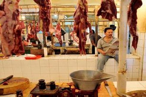 Pemilik Kios Penggilingan Bakso Babi Digiring ke Polres Jaksel