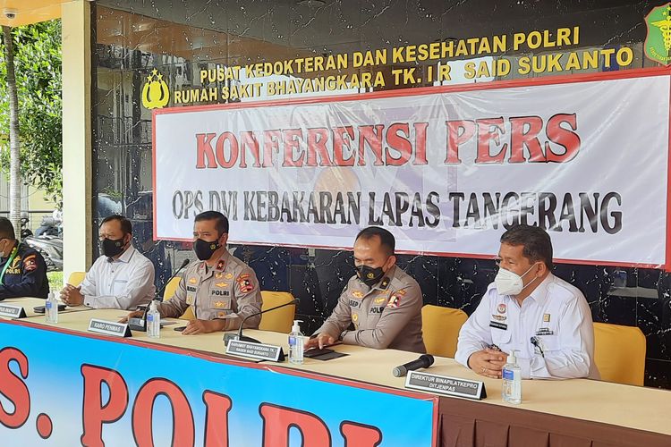 Sebanyak 14 korban jiwa kebakaran Lembaga Pemasyarakatan (Lapas) Kelas I Tangerang berhasil diidentifikasi tim Disaster Victim Identification (DVI), Rabu (15/9/2021).