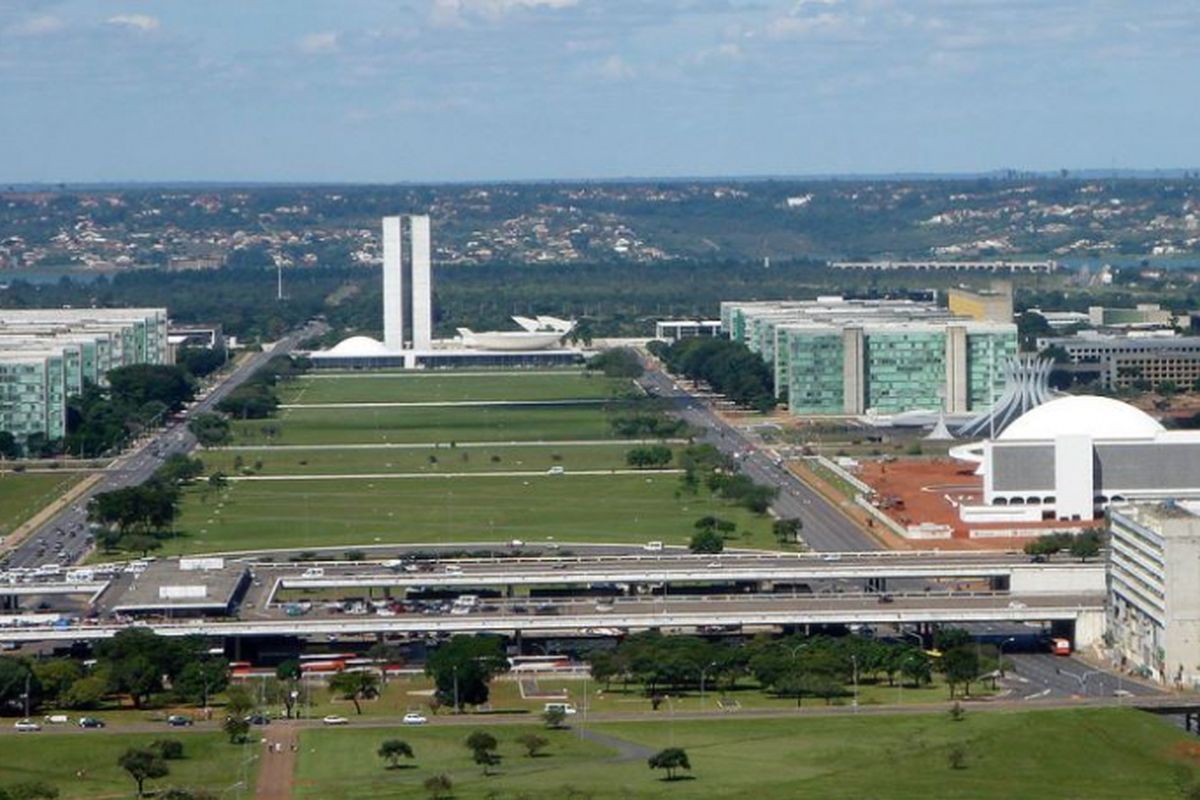 Esplanada dos Ministerios di Brasilia, ibu kota Brasil.