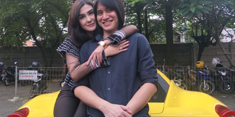 Awetnya Cinta Vicy Melanie Pada Kevin Aprilio Saat 4 Tahun Terpuruk Karena Utang Halaman All Kompas Com<script async src=