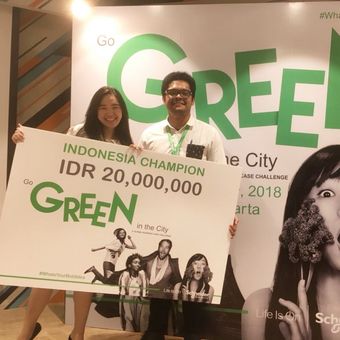 Dua mahasiswa UI yang akan mewakili Indonesia bersaing di tingkat Asia Pasifik dalam ajang kompetisi energi terbarukan ?Go Green in the City 2018? .