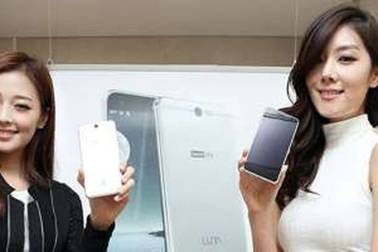 Smartphone Android Luna buatan Foxconn dipasarkan di Korea.
