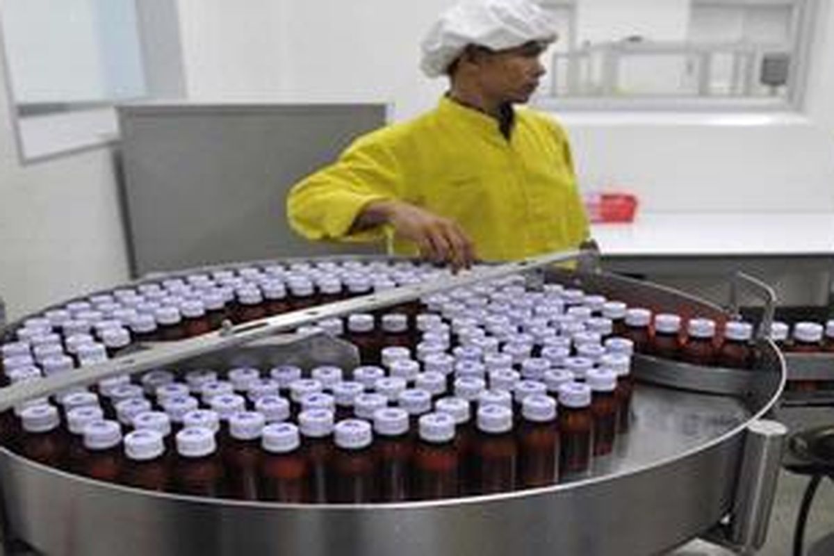 Proses produksi obat. 