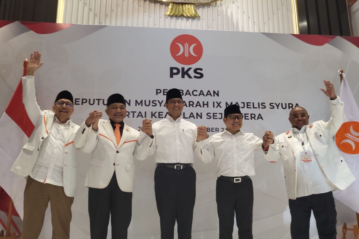 Sejumlah elite PKS bersama bacapres dan bacawapres Koalisi Perubahan untuk Persatuan (KPP) Anies Baswedan dan Muhaimin Iskandar di kantor DPP PKS, Jalan TB Simatupang, Pasar Minggu, Jakarta Selatan, Jumat (15/9/2023). 