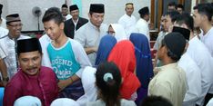 Jaring Aspirasi Warga Semarang, Hendrar Jalankan Sholat Isya Berjamaah