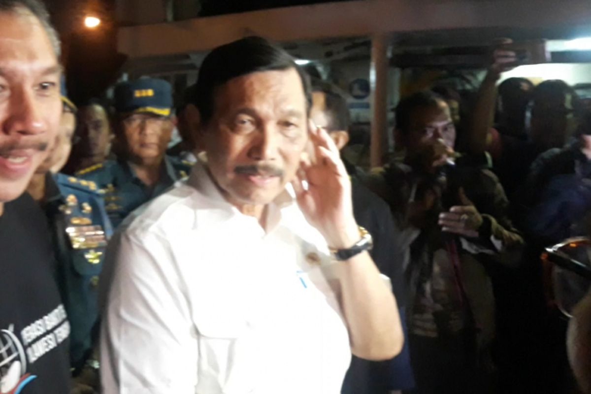 Menteri Koordinator Bidang Kemaritiman Luhut Binsar Panjaitan saat melepas KM Baruna Jaya I ke Sulawesi Tengah, Rabu (3/10/2018).