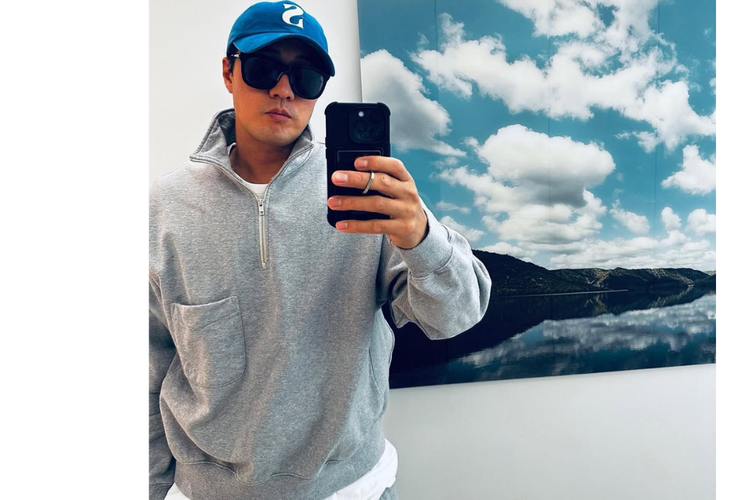 Pemeran drakor Mercy for None, So Ji Sub memiliki gaya yang bisa jadi inspirasi. Simak selengkapnya.