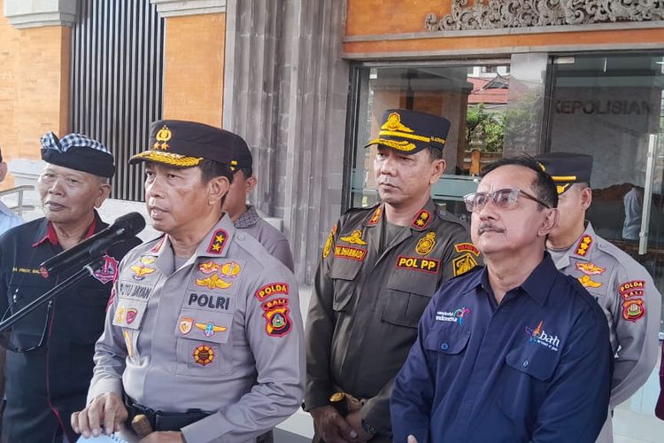 Kepala Polisi Daerah (Kapolda) Bali, Irjen Putu Jayan Danu Putra,  saat menggelar konferensi pers usai mengelar Apel Cipta Kondisi Agung 2023 di Mapolda Bali, Jumat (17/3/2023). Kompas.com/ Yohanes Valdi Seriang Ginta