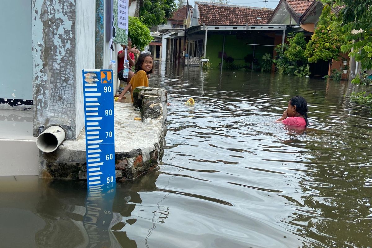 Ketinggian air mencapai 50 centimeter di Desa Boro RT 13 RW 03, Candi, Sidoarjo