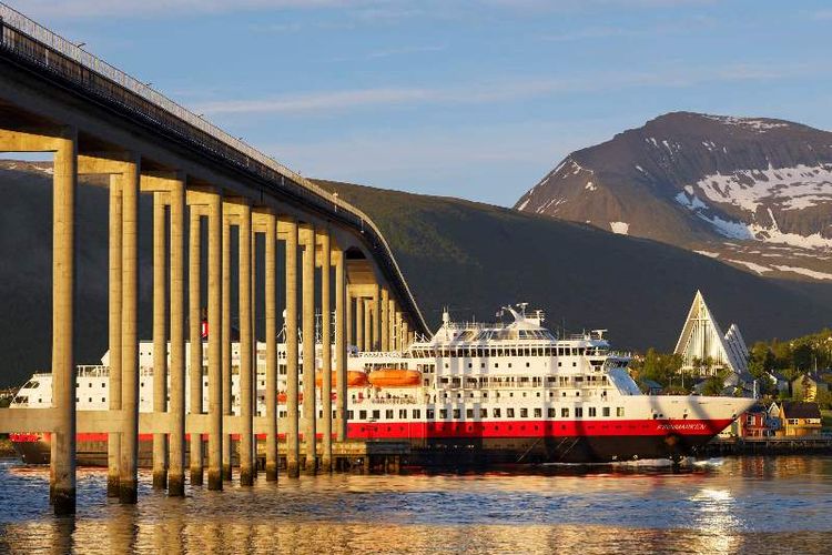 Kapal semacam ini yang nantinya akan diakomodasi terowongan Stad yang akan segera dibangun di Norwegia.