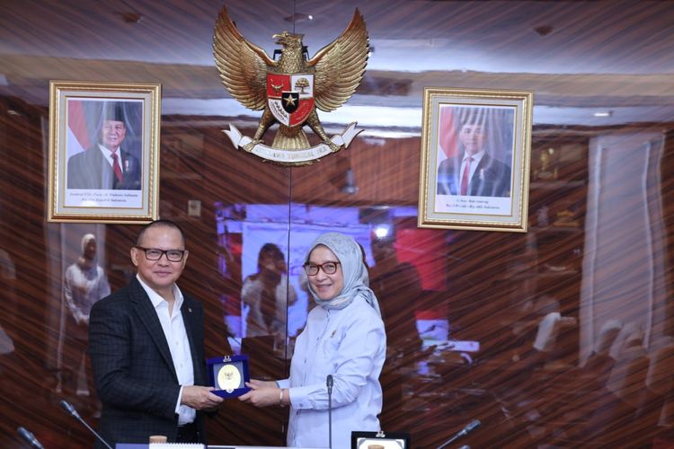 Target Penempatan 500.000 PMI pada 2026, Menteri PANRB Siap Dukung Penguatan Kelembagaan Kementerian P2MI