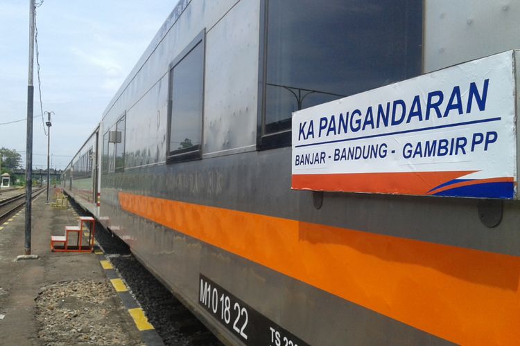 PT KAI meluncurkan Kereta Api Pangandaran untuk melayani penumpang jurusan Banjar-Bandung-Jakarta, di Stasiun Banjar, Rabu 2 Januari 2019 