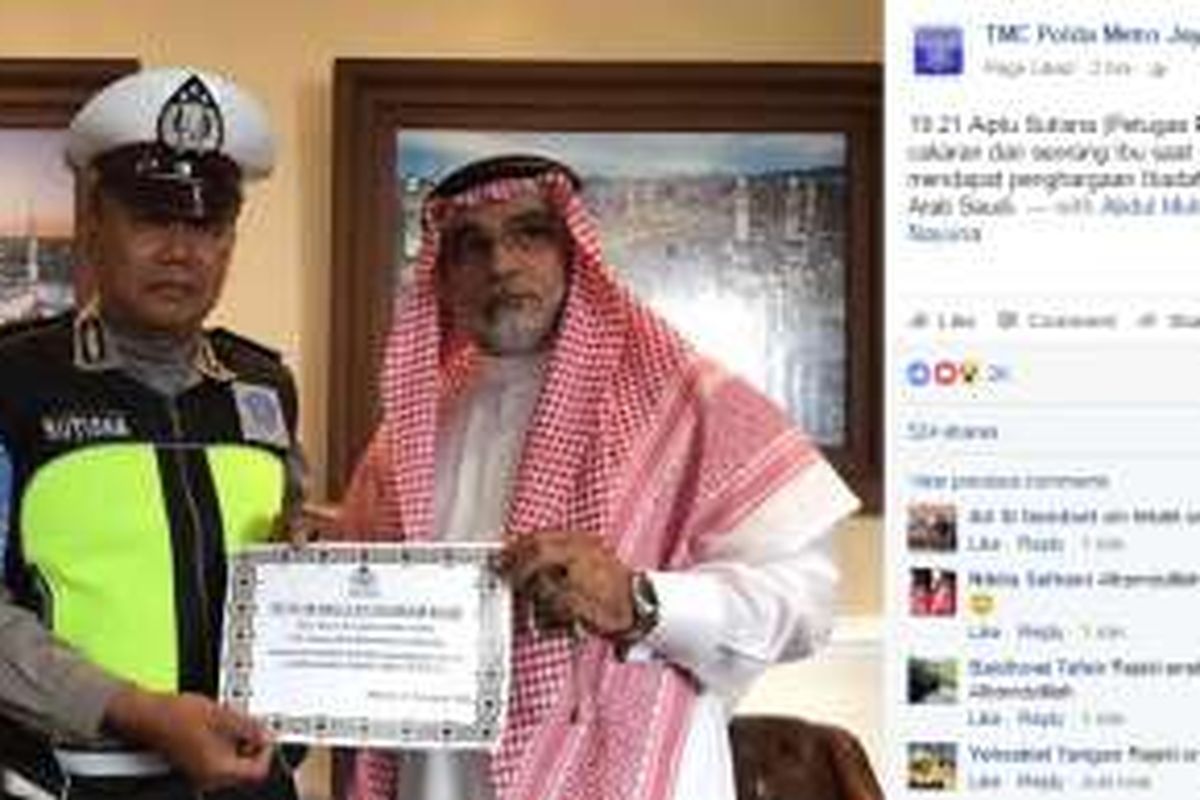 Aiptu Sutisna yang mendapat cakaran dari seorang Ibu saat melaksanakan tugas mendapat penghargaan Ibadah Haji dari Duta Besar Arab Saudi.