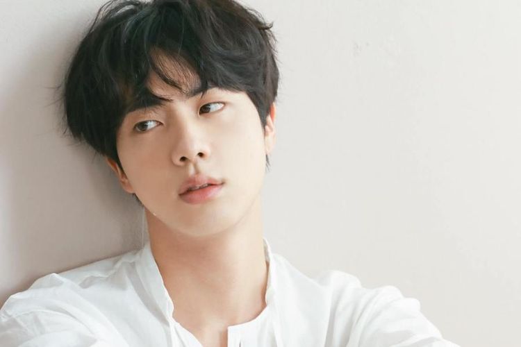 Member boyband BTS, Kim Seok-jin atau Jin.