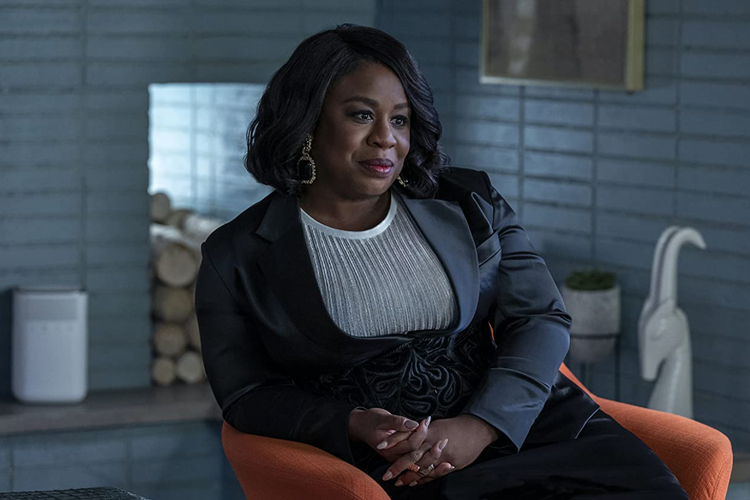 Uzo Aduba dalam serial drama In Treatment (2021).