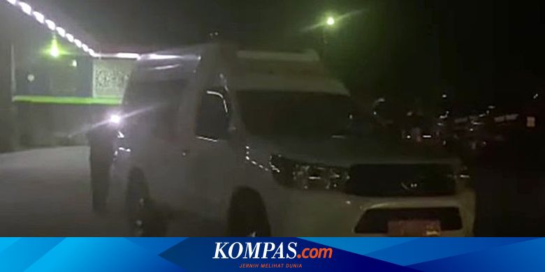 Sopir Ambulans Sintang Turunkan Jenazah Bayi di SPBU: Seandainya Dipecat, Saya Pasrah
