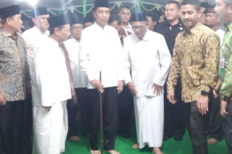 Presiden Joko Widodo saat berkunjung di Ponpes Girikusumo, Desa Banyumeneng , Kecamatan Mranggen, Kabupaten Demak, Jateng, Jumat (19/10/2018)