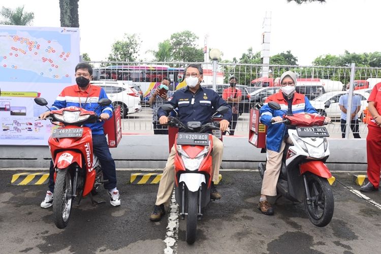 Menteri Energi dan Sumber Daya Mineral (ESDM) Arifin Tasrif melakukan kunjungan kerja ke Fuel Terminal Padalarang, Jawa Barat, Jumat (24/12/2021). 