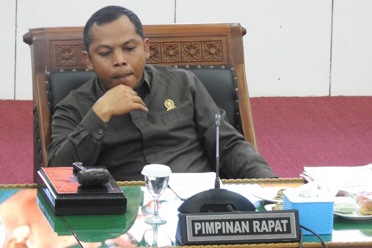 Ketua DPRD Kabupaten Lumajang Anang Ahmad Syaifudin mengundurkan diri sebagai Ketua DPRD Lumajang, Senin (12/9/2022).
