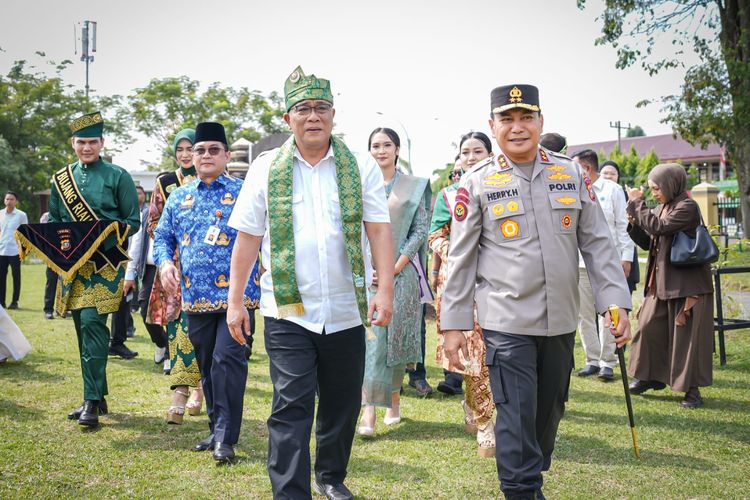 Jabat Menteri LH Baru, Jumhur Hidayat Ingin 