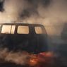 Mobil Suzuki APV Terbakar Hebat di Pati, Dua Orang Luka-Luka