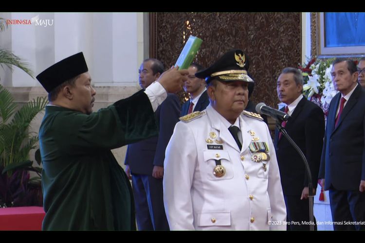 Edy Natar Nasution resmi menjabat sebagai Gubri periode 2019-2024 setelah dilantik oleh Presiden Jokowi pada 27 November 2023 di Istana Negara, Jakarta.