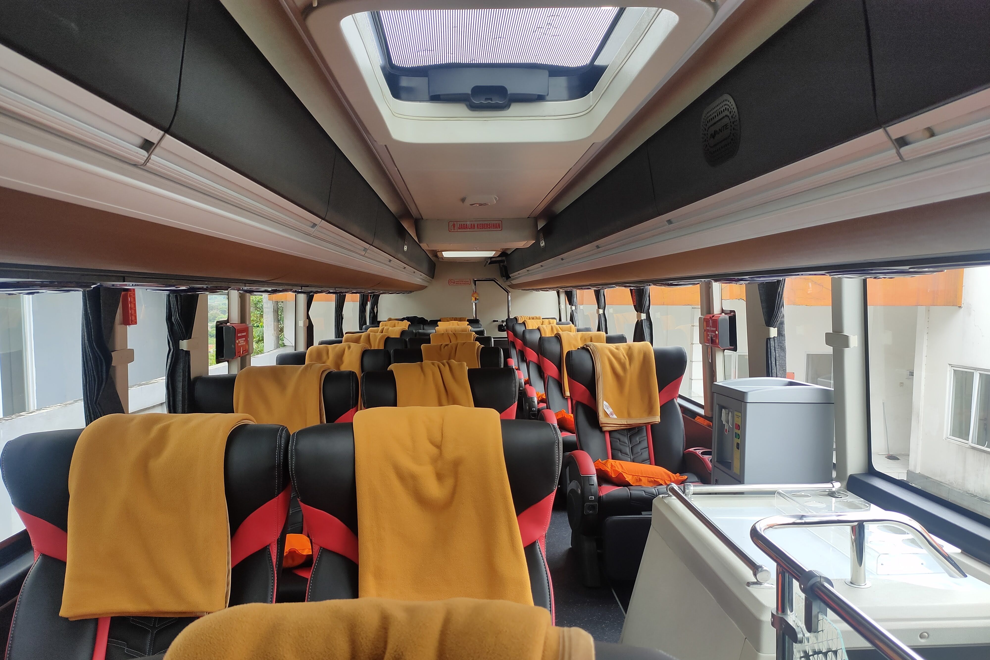 Tips Memilih Tempat Duduk di Bus agar Perjalanan Makin Nyaman