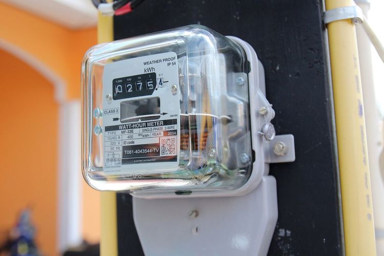 Ilustrasi meteran listrik. Diskon 50 persen tambah daya listrik PLN Agustus 2025. 