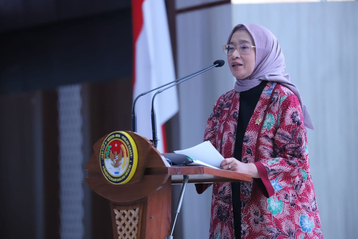 Menteri PANRB Rini Widyantini dalam Orientasi Kepemimpinan bagi Kepala Daerah Gelombang II di Institut Pemerintahan Dalam Negeri (IPDN), Sumedang, Kamis (26/6/2025).