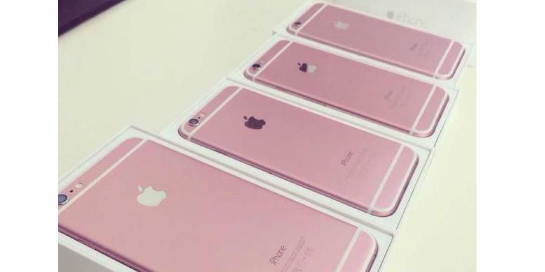 iPhone 6s dalam balutan warna pink