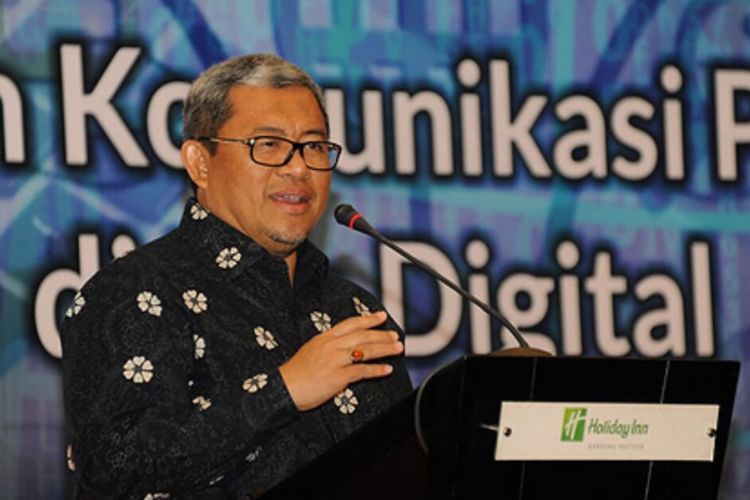 Gubernur Jawa Barat Ahmad Heryawan meminta lembaga humas pemerintah mampu menyebarkan berita positif guna menangkal informasi palsu.