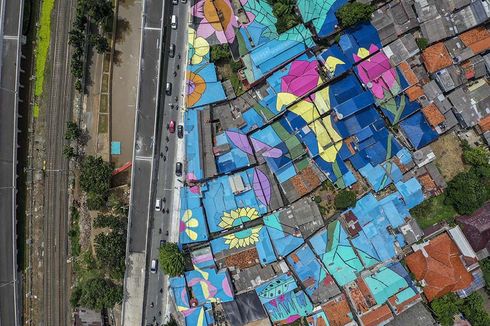 Warna-warni Atap Rumah Sekitar Fly Over Tapal Kuda Habiskan 8.000 Liter Cat 