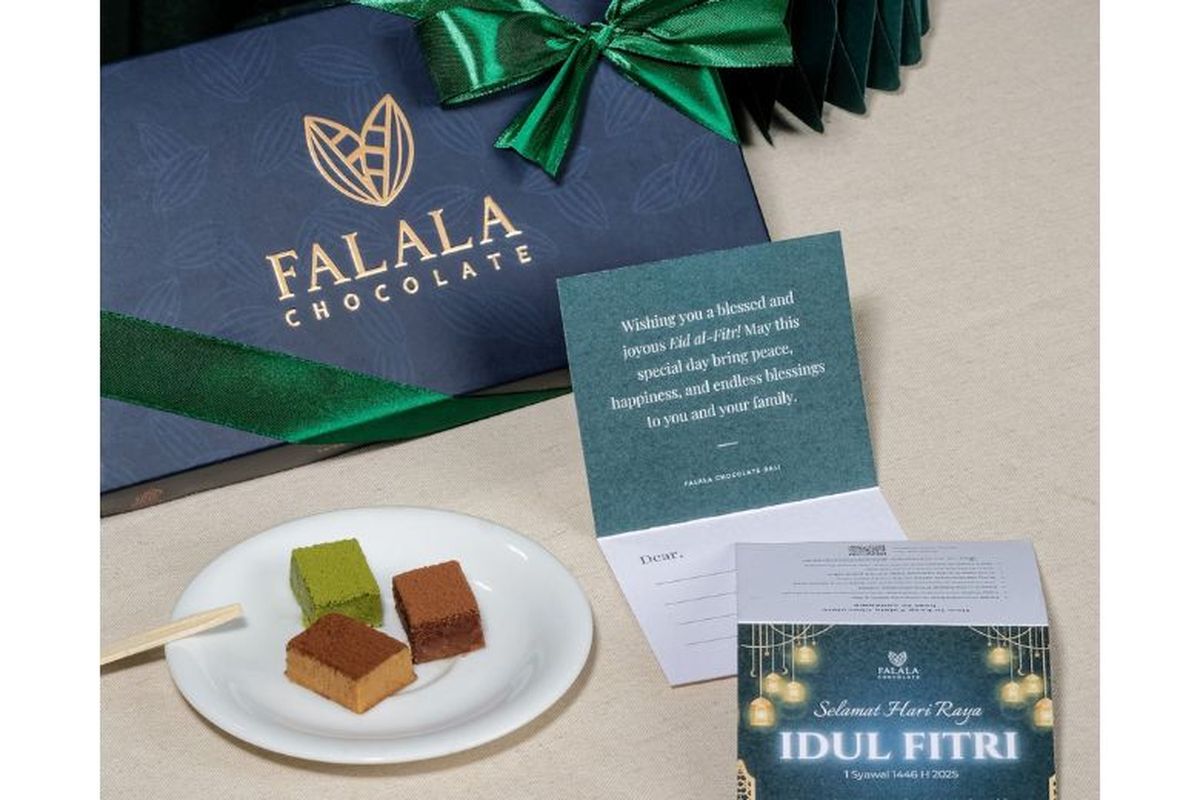 Kalau mencari oleh-oleh halal dengan cita rasa premium, Falala Chocolate Bali bisa jadi pilihan. Terbuat dari bahan-bahan pilihan, produk ini juga hadir dengan kemasan elegan, cocok dijadikan hadiah istimewa untuk keluarga atau teman.  