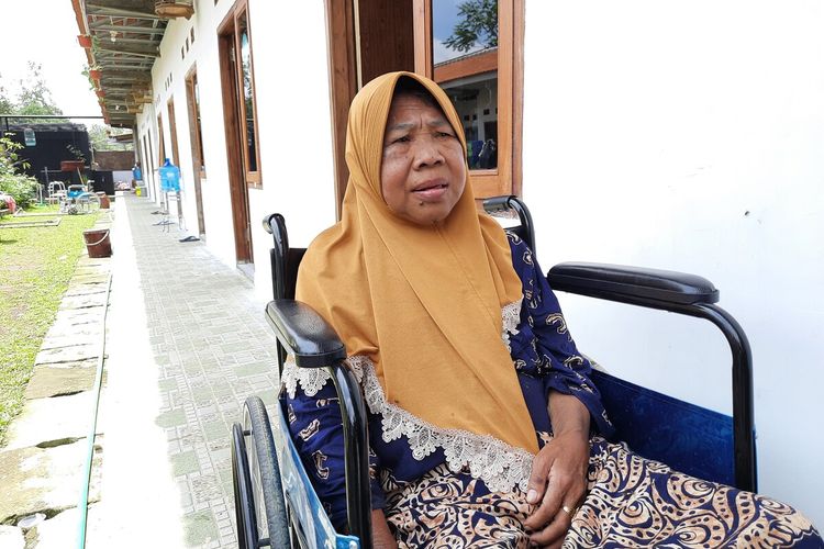 Trimah (69) saat ditemui di Griya Lansia Husnul Khatimah, Wajak, Kabupaten Malang, Senin (1/11/2021)