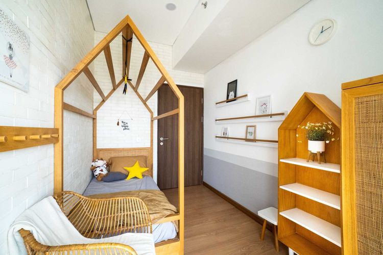 Desain interior kamar anak di apartemen karya Fiano 
