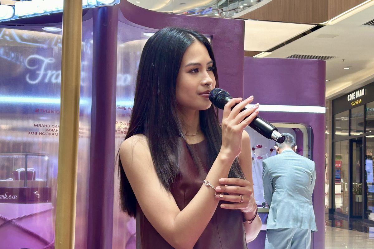 Aktris dan penyanyi Maudy Ayunda dalam Press Conference Frank & co. “Engraved Moments” di Pop-Up Store Atrium Pondok Indah Mall 3, Jakarta Selatan, Kamis (13/2/2025).