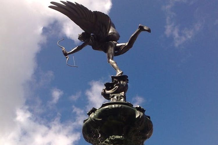 Patung Statue of Eros London 