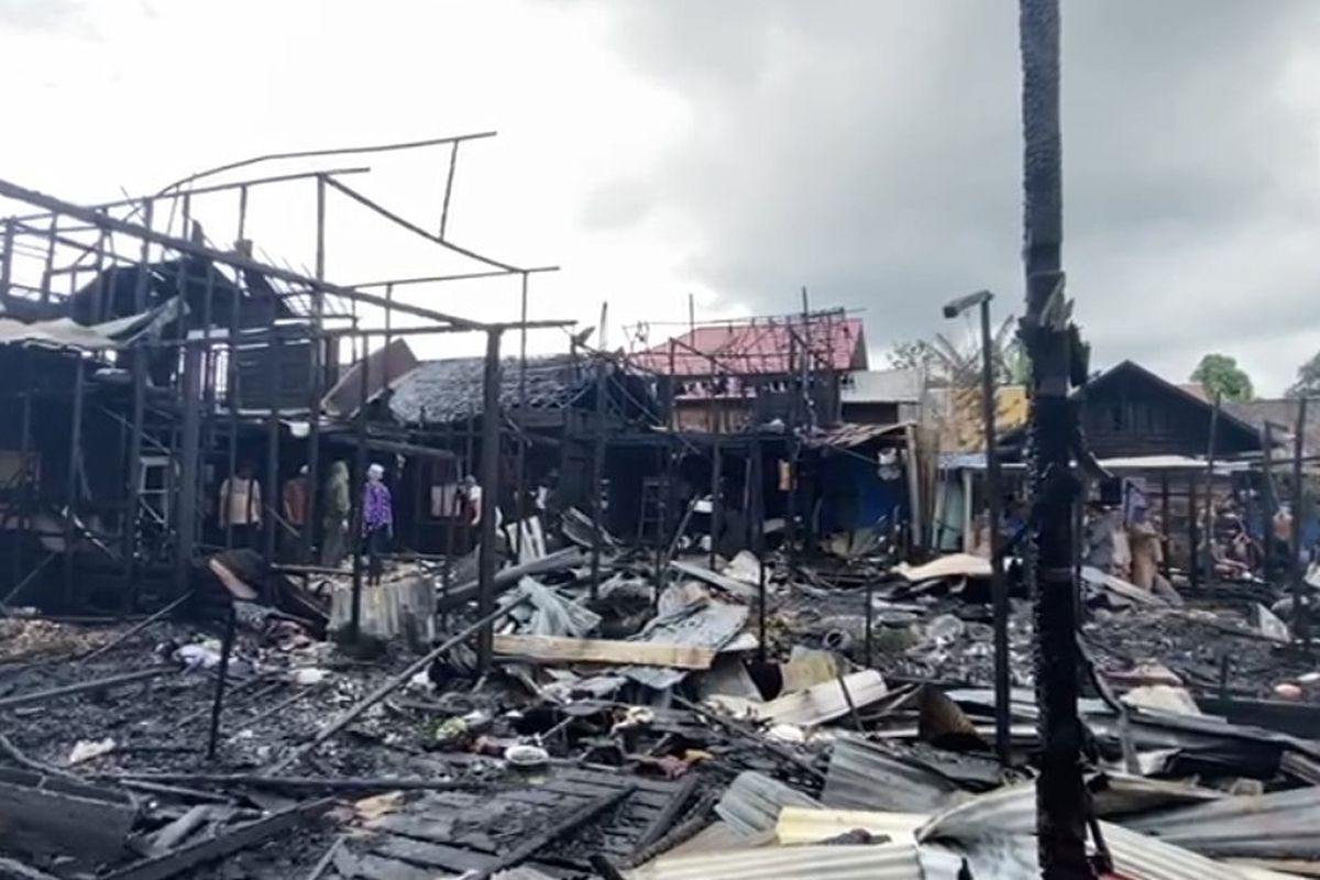 8 Rumah di Banjar-Kalsel Terbakar, Pemadaman Terkendala Jalan Sempit