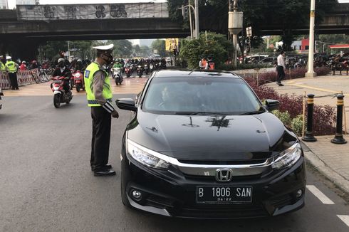 Tilang di Titik Perluasan Ganjil Genap Jakarta Berlaku dari 13 Juni 2022