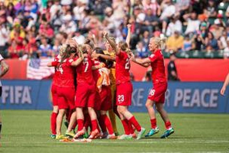 Timnas putri Inggris meraih medali perunggu Piala Dunia Wanita 2015 setelah menang atas Jerman, Sabtu (4/7/2015). 