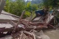 Jembatan Penghubung 3 Desa di Kolaka Timur Ambruk Diterjang Banjir, Pikap dan Sopir Ikut Terseret