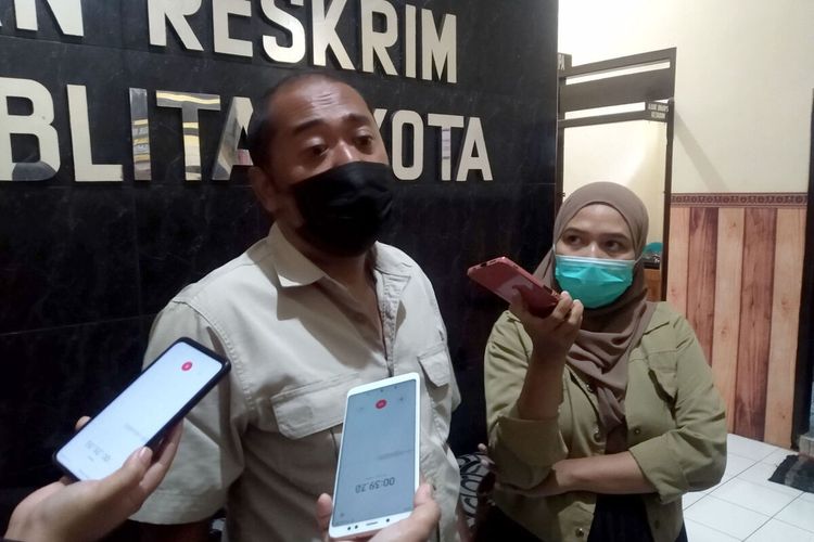 Kepala Satuan Reserse Kriminal AKP Momon Suwito Utomo di Kantor Polre Blitar Kota, Selasa (18/1/2022)