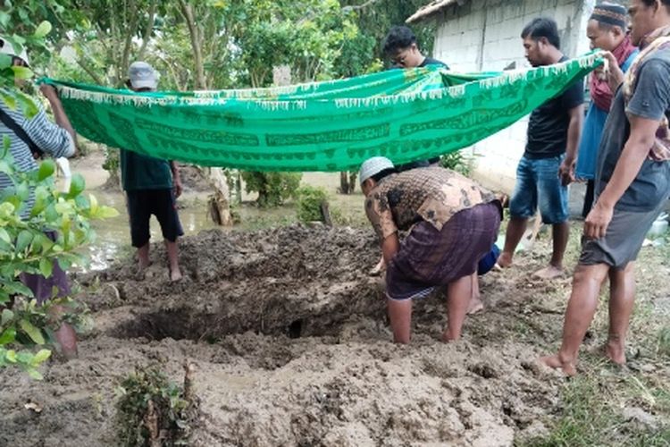 Banjir Bandang Demak, Seorang Anak Hanyut Ditemukan Meninggal Dunia