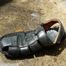Kiat Bersihkan Sepatu Kulit yang Terendam Banjir