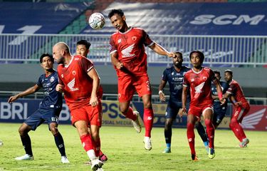 Pemain PSM Makassar Zulkifli Syukur saat melawan Arema FC pada pekan 1 Liga 1 2021-2022 yang berakhir dengan skor 1-1 di Stadion Pakansari Bogor, Minggu (5/9/2021) malam.