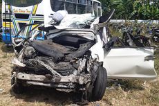 Mobilio Tabrak Bagian Belakang Truk di Jalan Tol Semarang-Solo, 3 Orang Tewas