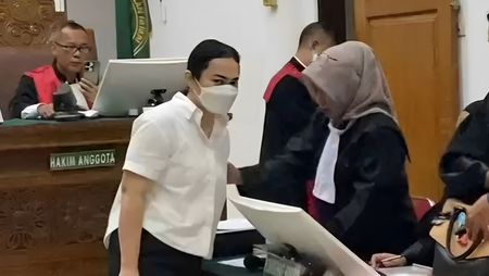 Gaya Mewah Istri Makelar Judi Online dari Uang Haram yang Didapat...