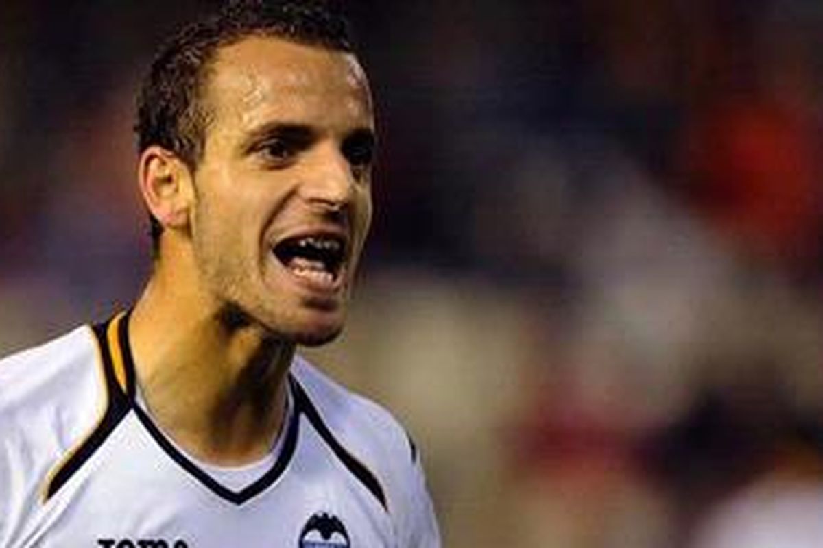 Penyerang Valencia, Roberto Soldado.