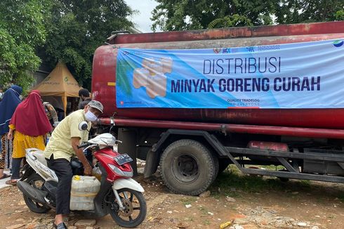 Operasi Pasar Minyak Goreng Curah di Cempaka Putih, Warga Bisa Beli Maksimal 50 Liter