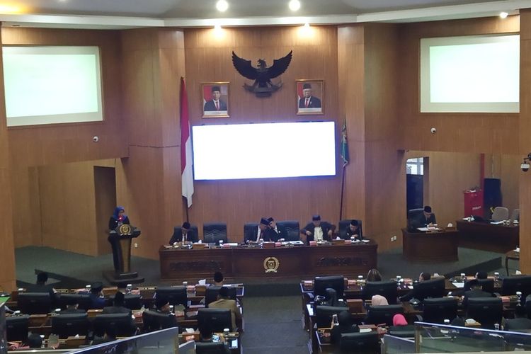 Rapat paripurna anggota dan pimpinan DPRD Kabupaten Bogor, Cibinong